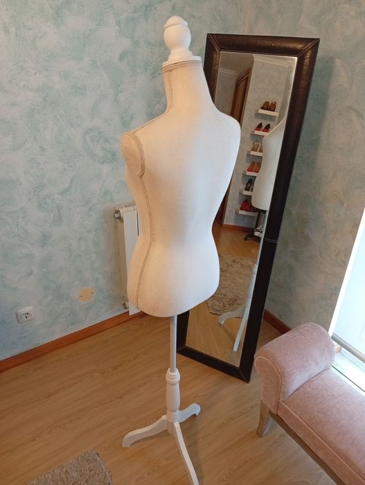 Busto Feminino de Costureira
