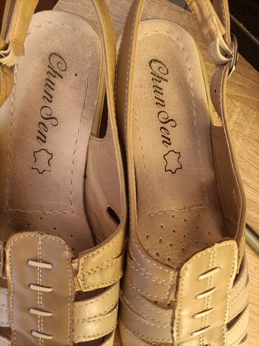 Босоножки  размер 39