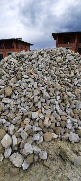 Гравій,вапняк,грунт,дроблений бетон,вскриша,бій цегли, земля