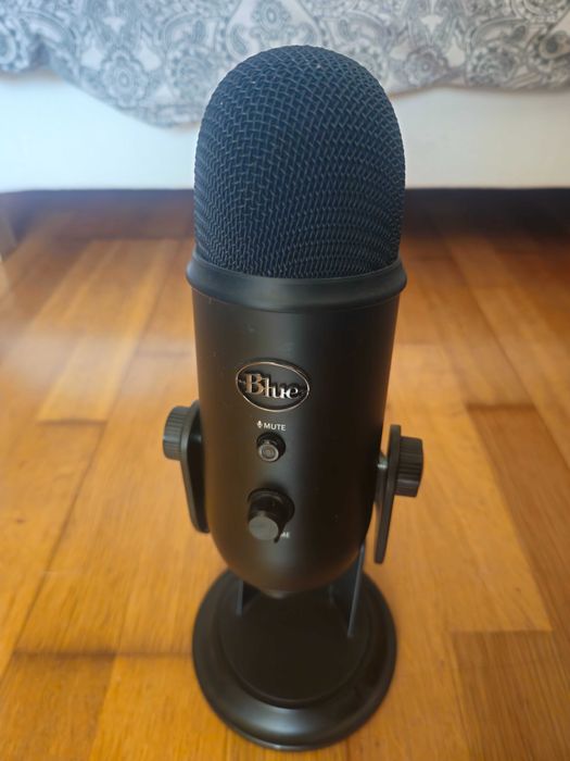 Logitech Blue Yeti Black Microfone USB