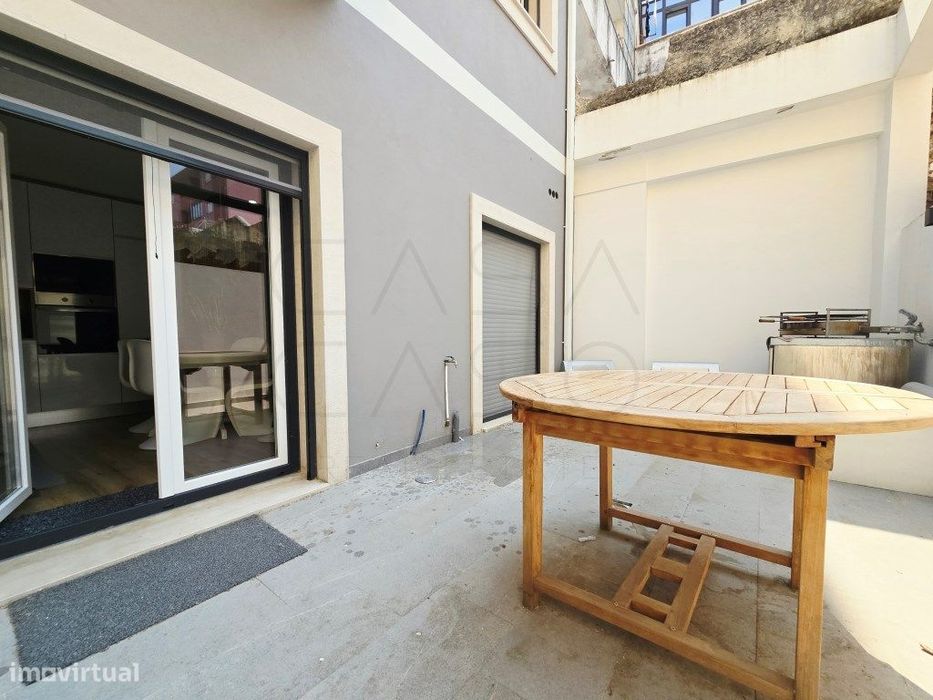 Centro de Setúbal - Apartamento T2 com Terraço e 2 Wc's + T0 na Fon...