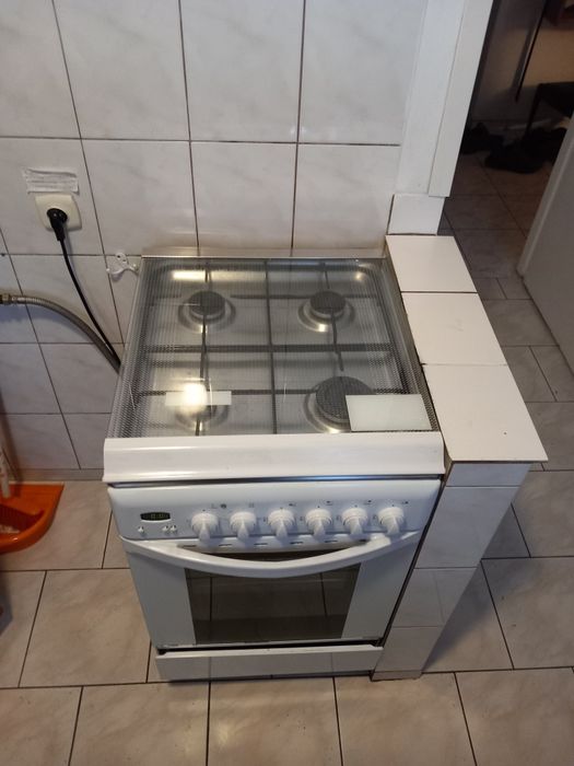 Kuchenka gazowa indesit