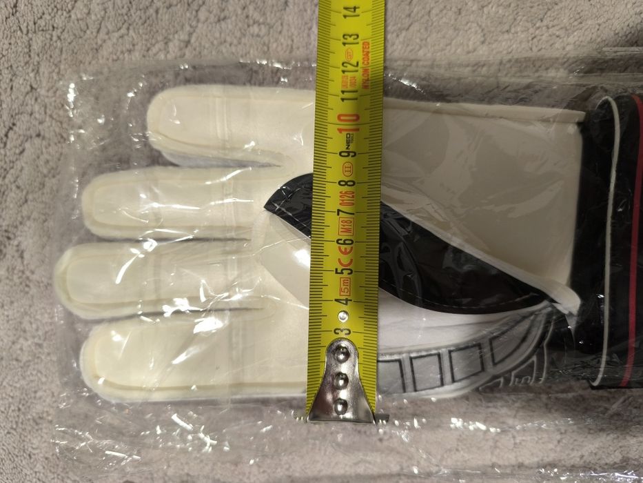 Rękawice bramkarskie r.8 nowe + 2 pary używanych  gratis