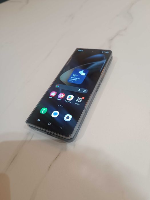 Samsung Galaxy Z Fold 4