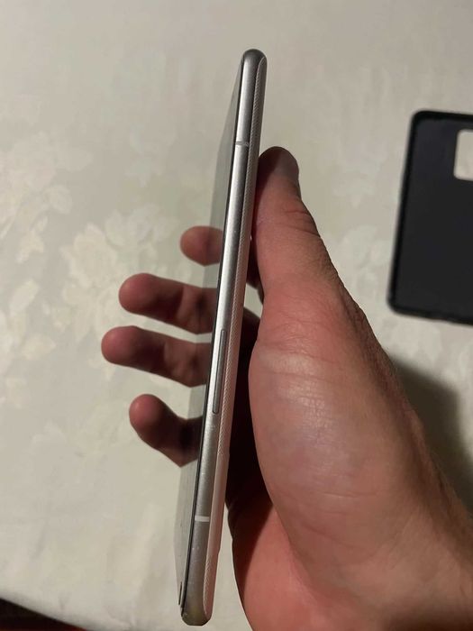 REALME GT 2 Pro sam telefon