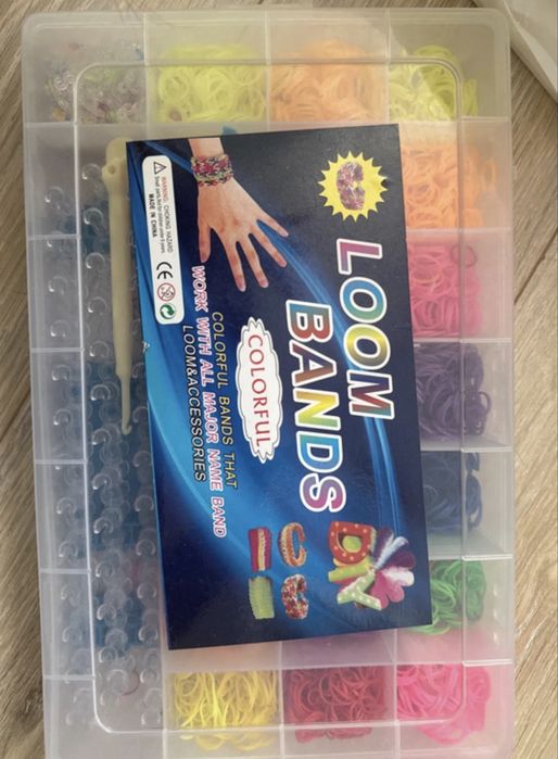 Loom Bands – cały zestaw z krosnem, szydełkami i zakończeniami