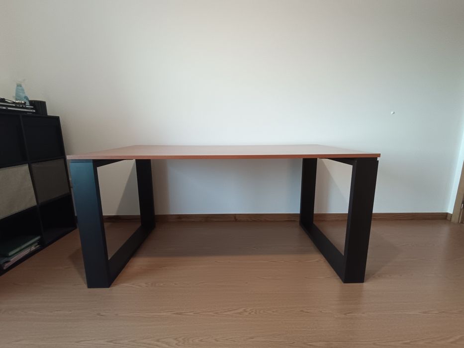 Secretária 160 cm – Como Nova – Estilo Moderno