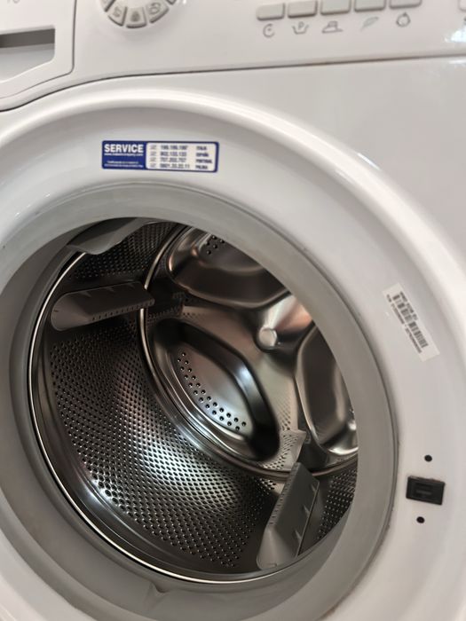 Pralka automatyczna ariston w pełni sprawna pralka marki Ariston biala