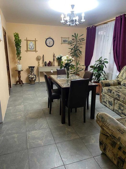 (13) Продам двоповерховий будинок, Великодолинське