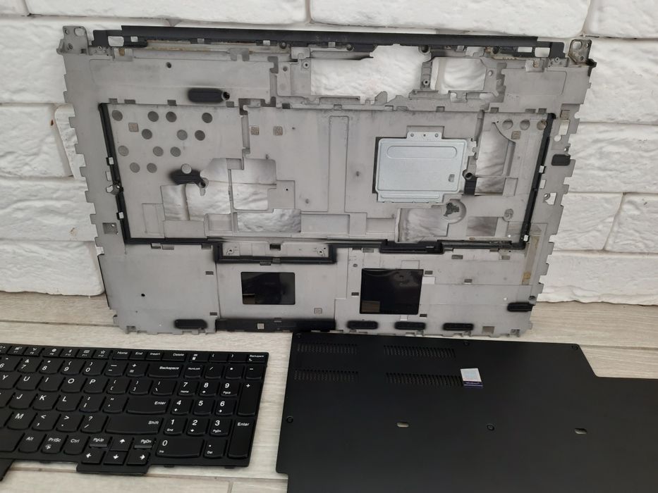 Lenovo ThinkPad P72/P73 на запчастини