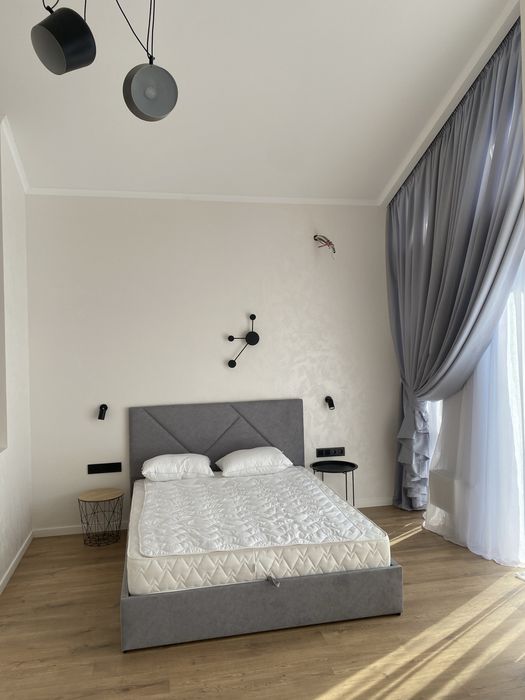 Оренда двоповерхової квартири з терасою, Комфорт Таун, Березняки