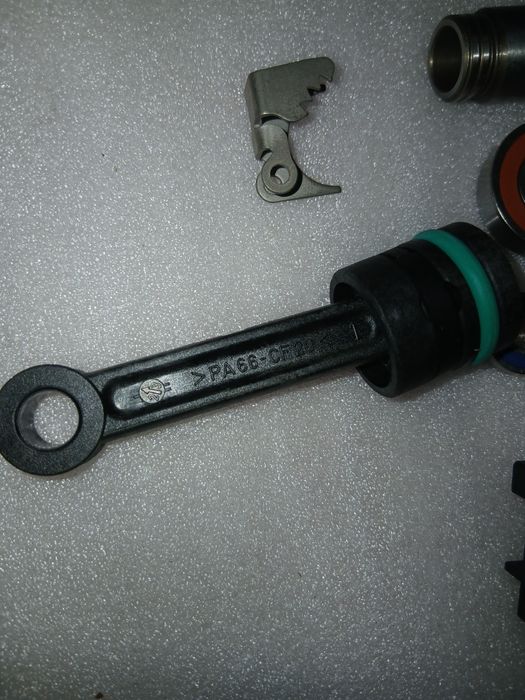 Запчастини перфоратора bosch.