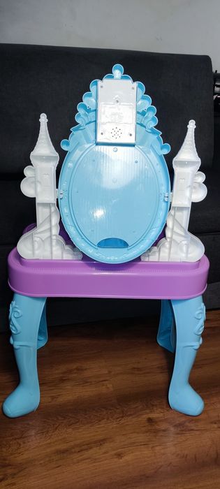 Toaletka z lustrem zabawkowa grająca świecąca