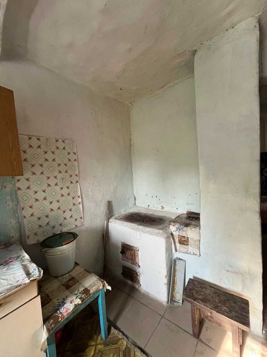 Продаж будиночку поряд річкою в селі Гайворон, Володарського району.