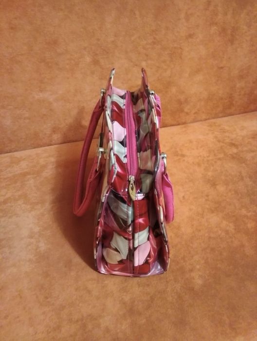 Женская сумка красивая