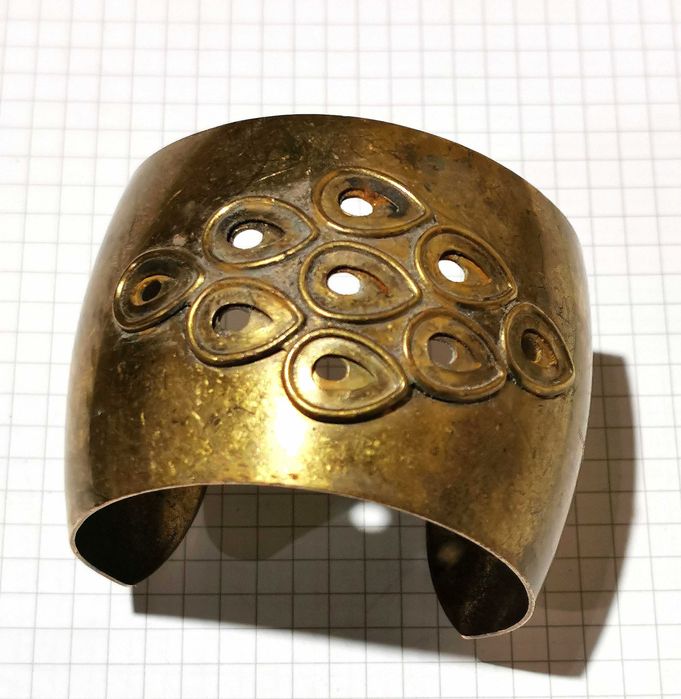 Распродаю старые украшения для женщин