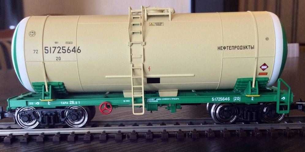 Набор из 2-х цистерн Eurotrain 0011 Roco