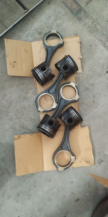 Поршень с шатуном на двигатель OM642