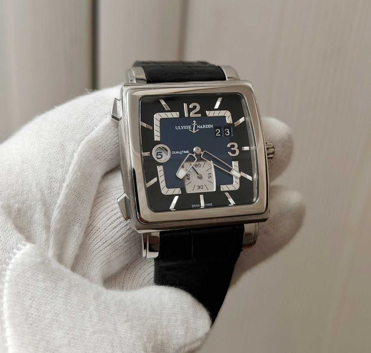 Чоловічий годинник Ulysse Nardin Automatic Quadrato Dual Time 243-92