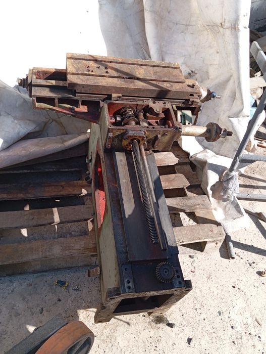 Фрезерний станок  675 колона суппорт привід гвинт