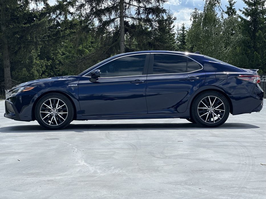 Toyota Camry 2.5 Hybrid 2021 SE