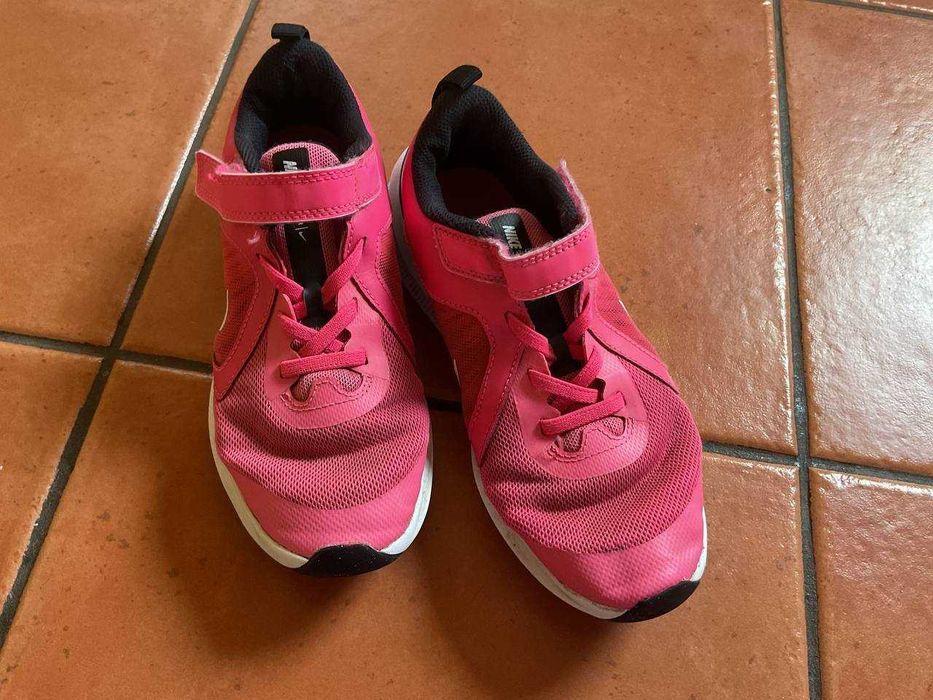 Кросівки для дівчинки NIKE