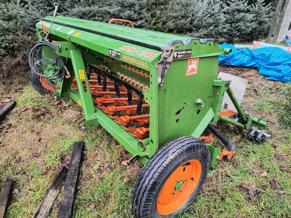 Siewnik zbożowy Amazone D9-30 stopkowy 3m