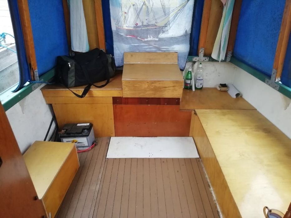 Łódź z silnikiem 15KM.