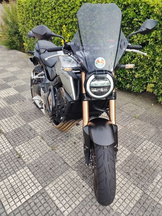 Honda CB -650 R*