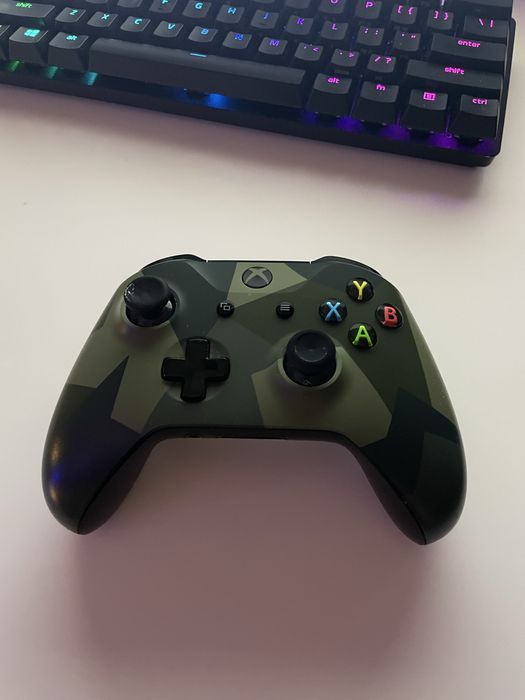 Kontroller Xbox One Wireless Armed Forces
