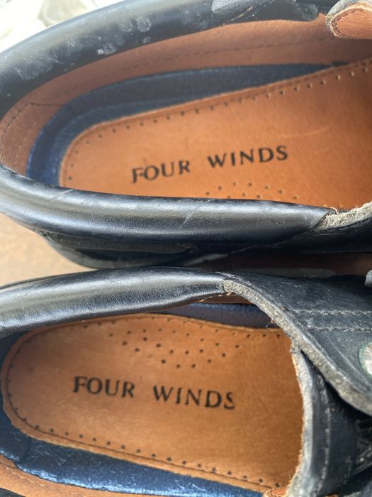 Sapatos homem  em pele novos /FOUR WINDS