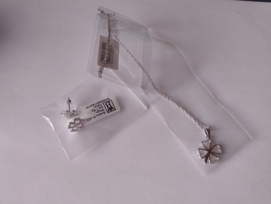 Zestaw biżuterii srebrnej z koniczynką