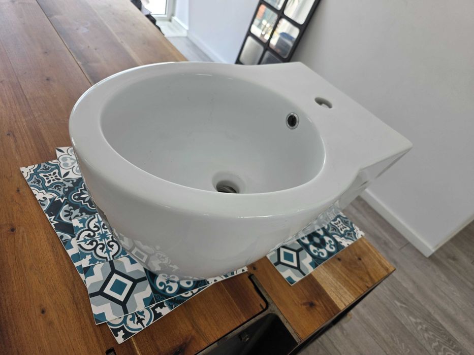 Bidé suspenso italiano NOVO