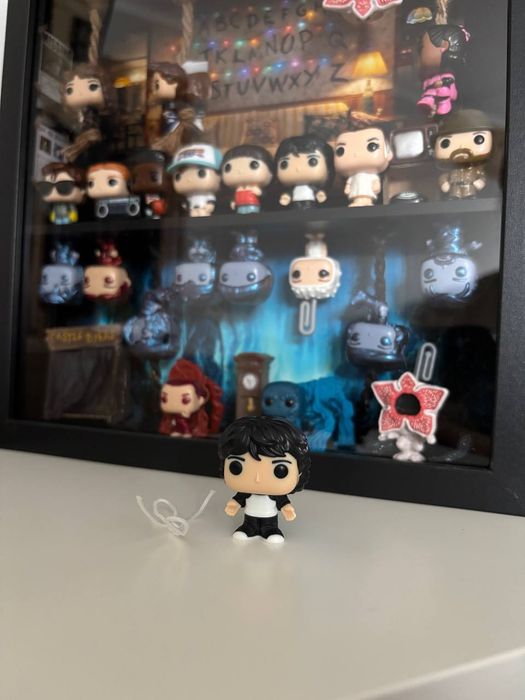 13 figurek Stranger Things Kinder Joy Funko Pop