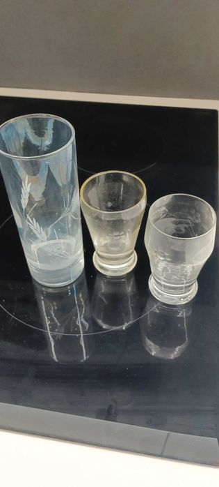 Copos biselados à mão