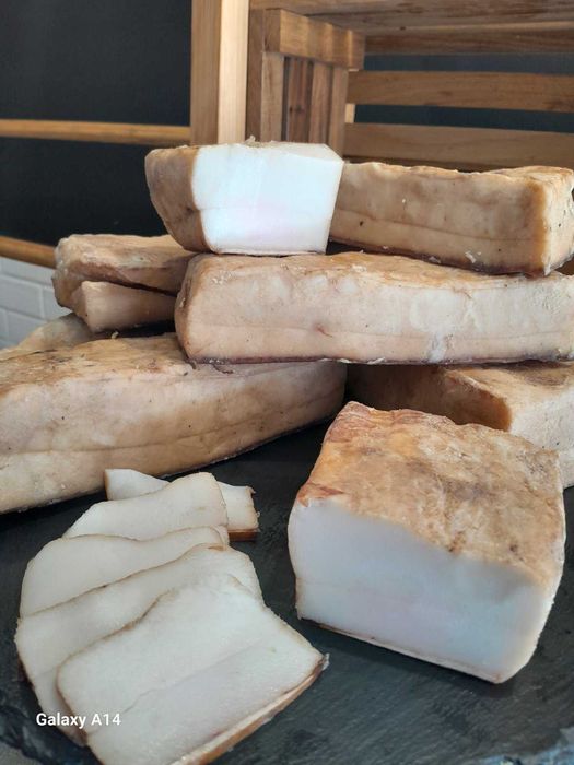 Сало копчене на дровах