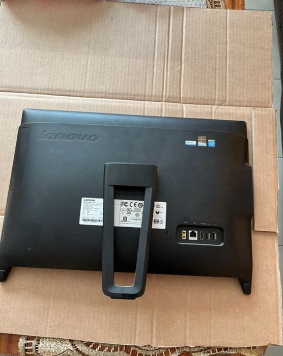 Lenovo C20-00 All-in-One 19,5" | Windows 10 Intel Celeron