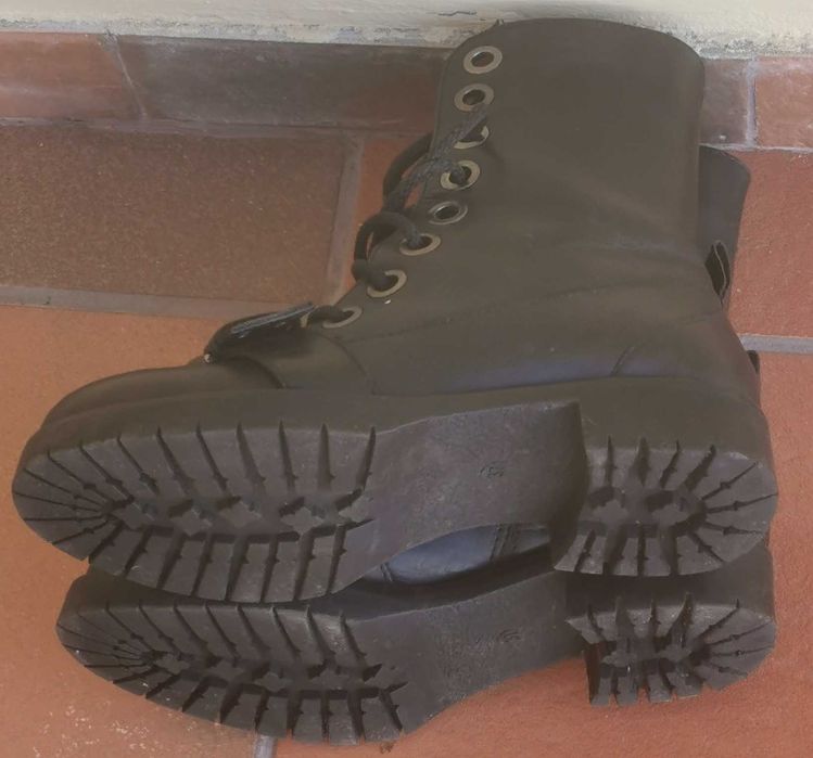 Buty młodzieżowe - sznurowane