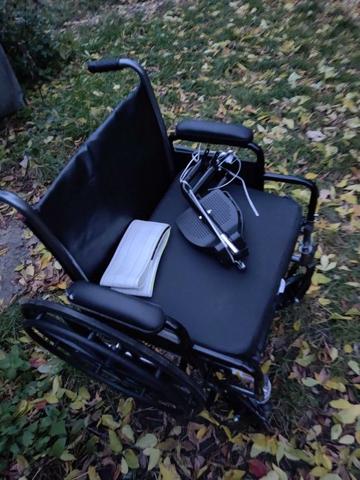 Візочок інвалідний, складаний, майже не був у використанні
