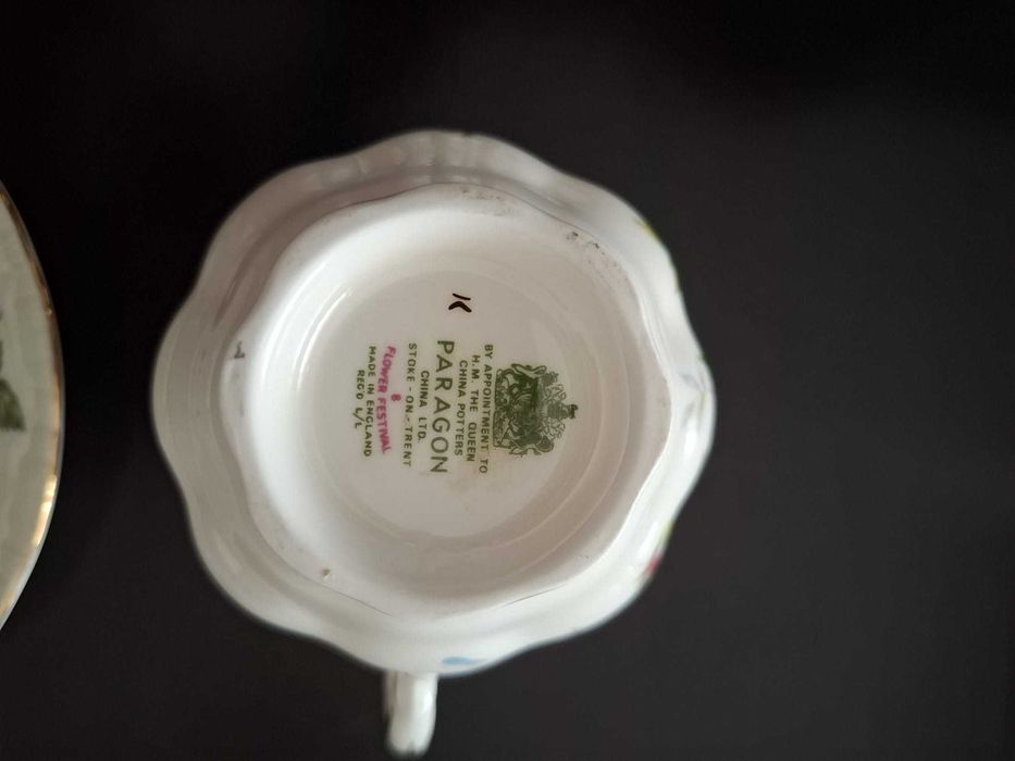 Royal Stafford Grande xícara chá e xícara da Paragon Fine Bone China