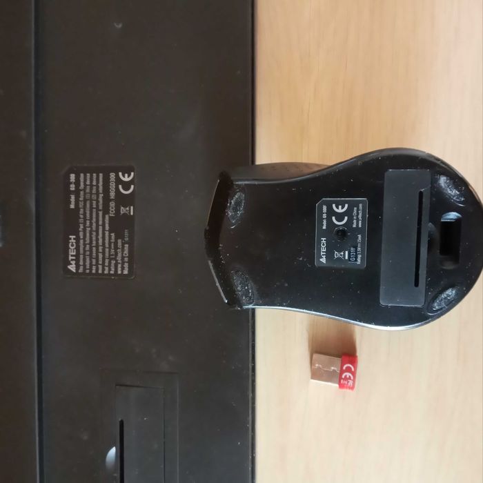 Продам безпровiдну клавiатуру ,  SSD  для ПК.