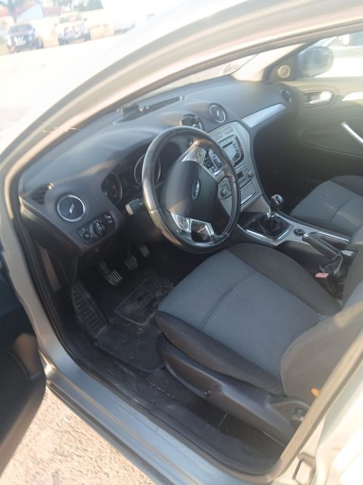 Ford mondeo conservado