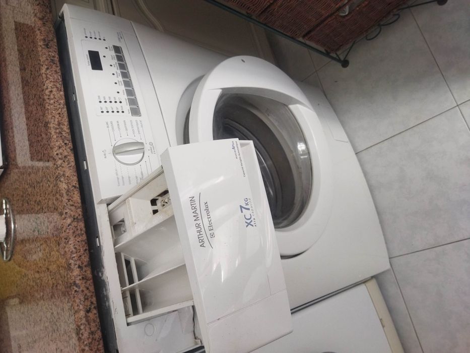 Maquina lavar roupa 7kg Electrolux, em bom estado