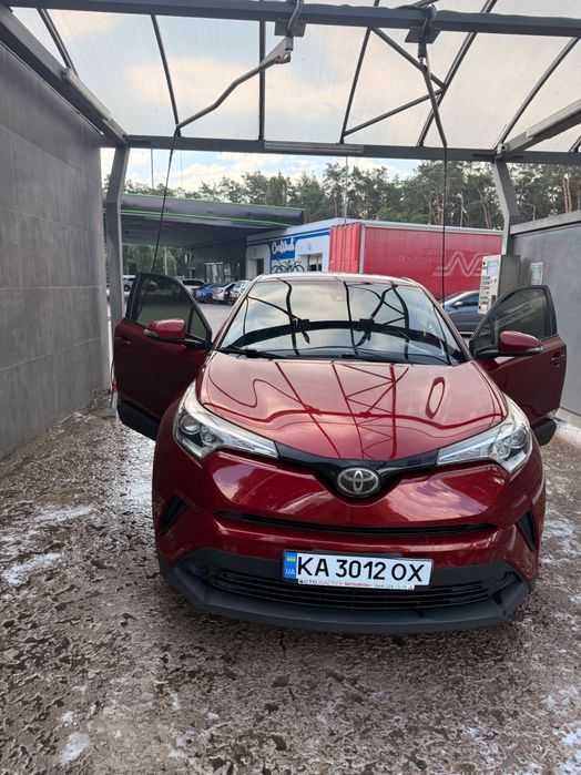 Супер надійне авто Toyota c-hr