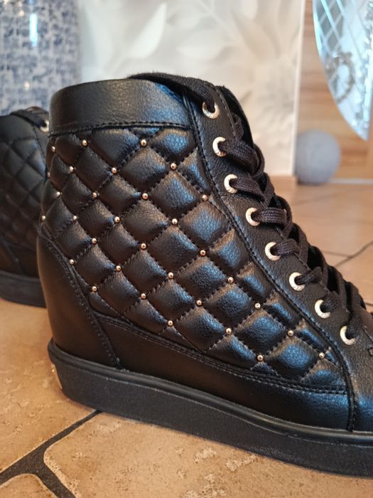 Buty sneakersy Guess 41