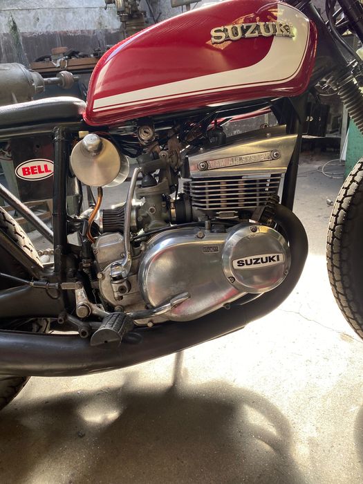 Moto Suzuki 380 gt