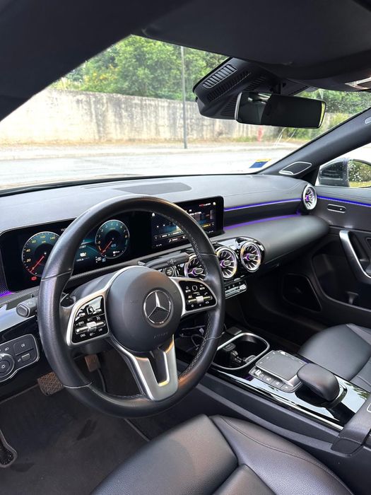 Mercedes CLA 250 E - como novo