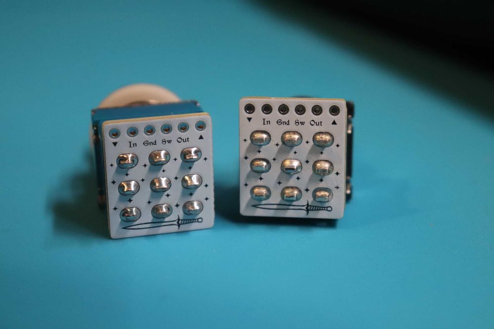 Efekt gitarowy Deep Blue Delay DIY