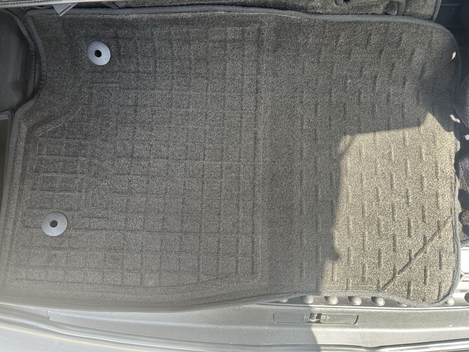 Продам коврики на мазду 3 - 18год