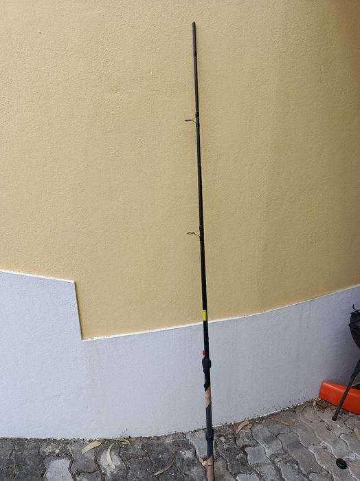 Canas para pescar mais carreto